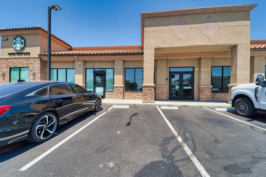 2040 3rd St, Oroville, CA à louer - Photo du bâtiment - Image 3 de 15