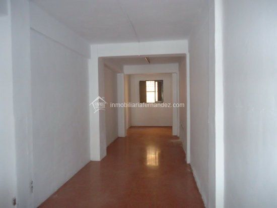 Commerce de détail dans Cáceres, Cáceres à vendre - Photo du bâtiment - Image 2 de 12