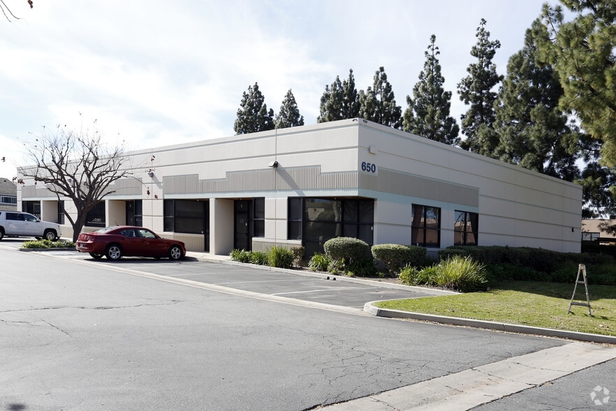 650 Flinn Ave, Moorpark, CA à louer - Photo principale - Image 1 de 8
