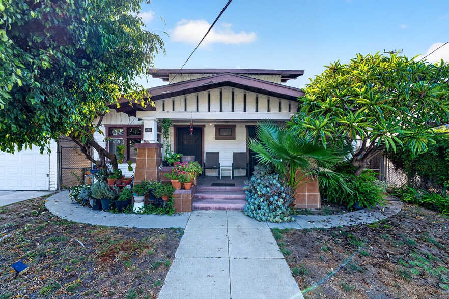 523 N Lake St, Los Angeles, CA à vendre - Photo du bâtiment - Image 3 de 6