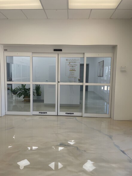 14253 SW 42nd St, Miami, FL à louer - Hall d’entrée - Image 2 de 13