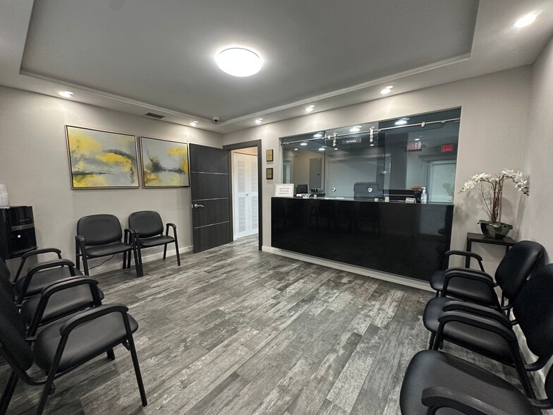 2482 SW 27th Ter, Miami, FL for sale - Interior Photo - Image 2 of 8