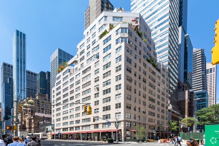 668 Lexington Ave, New York, NY for lease - Primary Photo - Image 2 of 12
