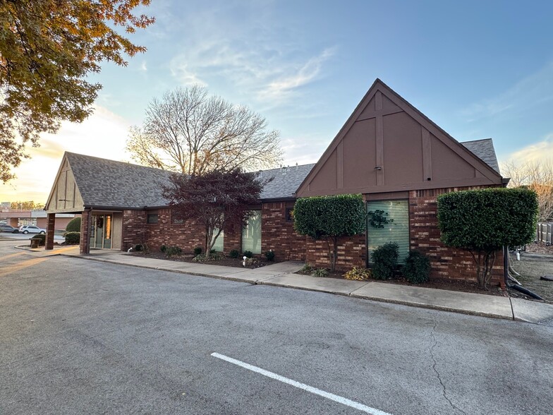 6964 S 69th East Ave, Tulsa, OK for sale - Building Photo - Image 2 of 19