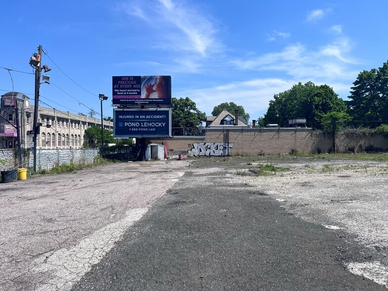 6701 Old York Rd, Philadelphia, PA for lease - Building Photo - Image 3 of 4