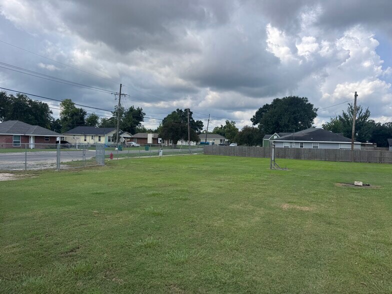 361 Elm st, La Place, LA à vendre - Photo du bâtiment - Image 2 de 7