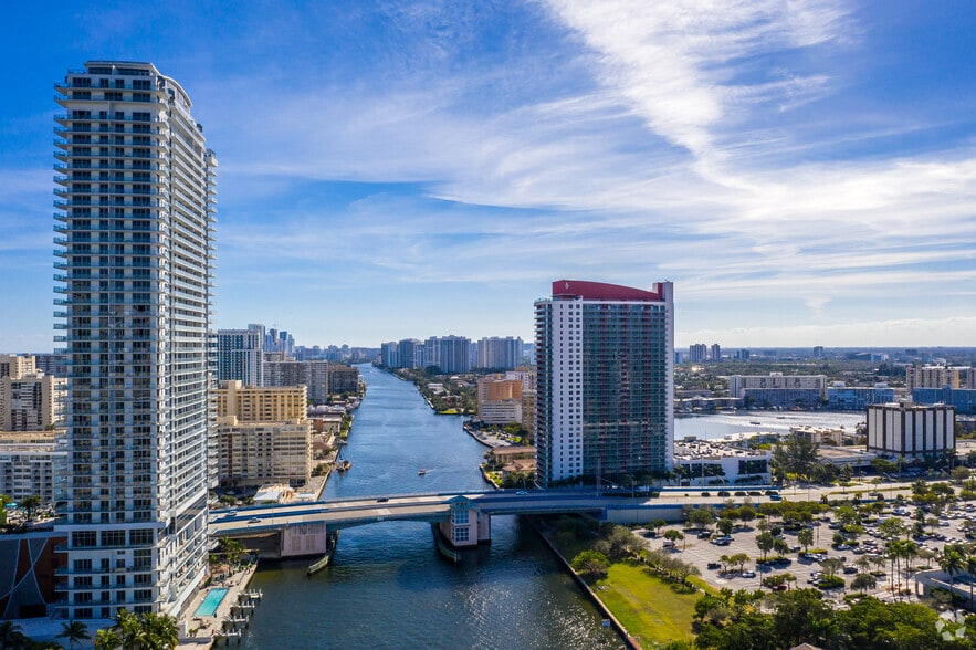 4010-4012 S Ocean Dr, Hollywood, FL à vendre - Photo du bâtiment - Image 2 de 9