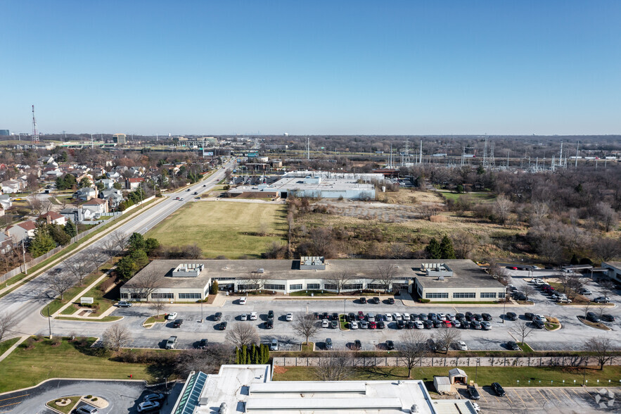 809-815 Ogden Ave, Lisle, IL for lease - Aerial - Image 2 of 5