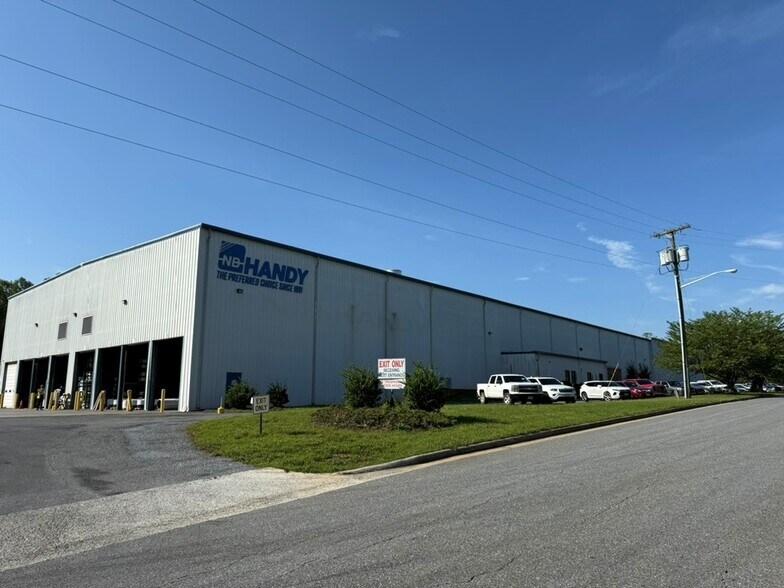 326 Bradley Dr, Lynchburg, VA for lease - Building Photo - Image 2 of 3