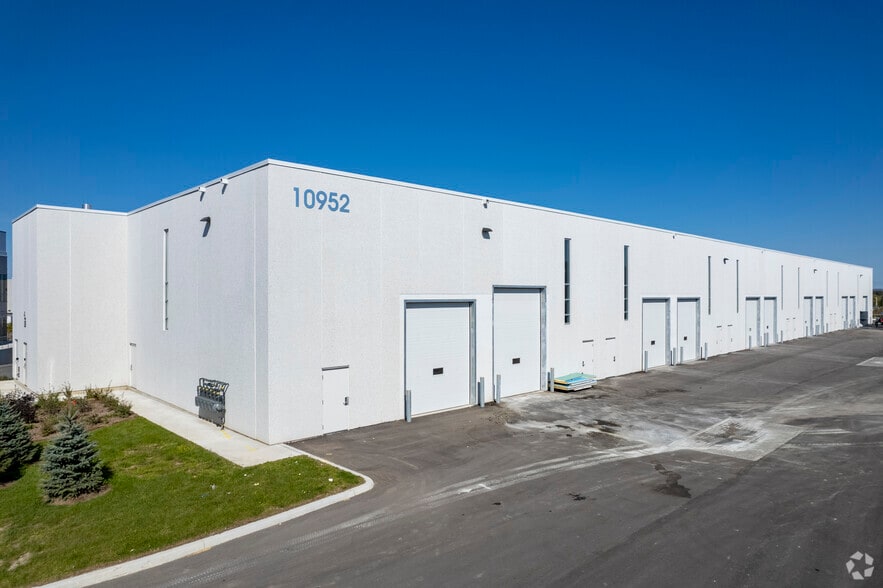 10950-10952 Woodbine Av, Markham, ON à vendre - Photo du bâtiment - Image 3 de 17