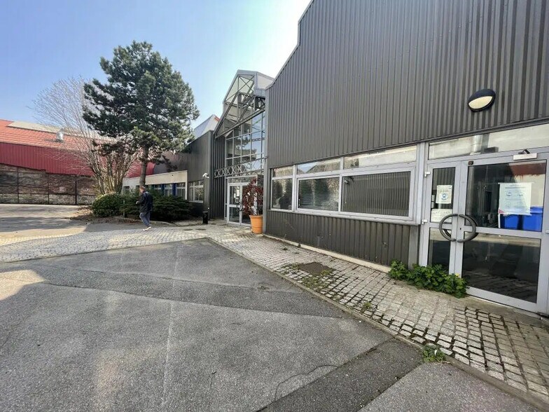 Industriel dans Malakoff à louer - Photo du bâtiment - Image 2 de 25