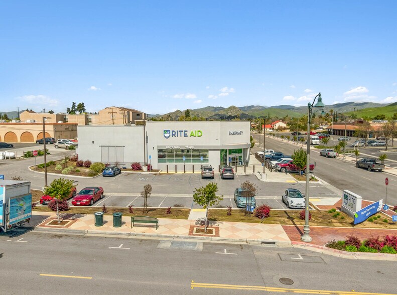 160 E Antelope Ave, Woodlake, CA à vendre - Photo du bâtiment - Image 2 de 6