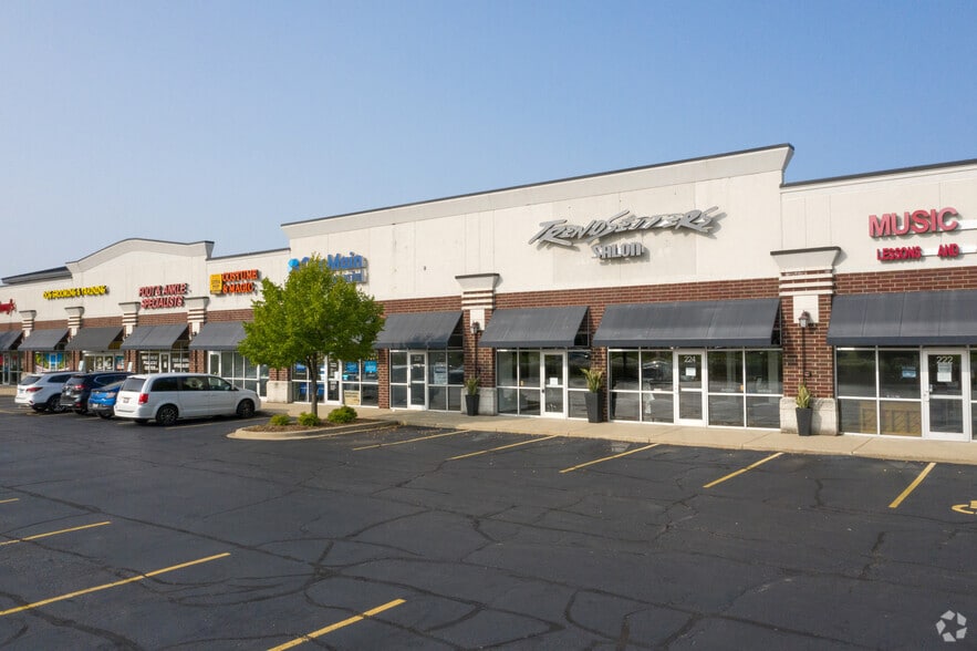 212-240 N Randall Rd, South Elgin, IL for lease - Primary Photo - Image 3 of 14