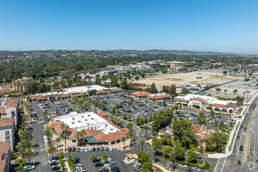 24231-24391 Avenida De La Carlota, Laguna Hills, CA à louer - Aérien - Image 2 de 10