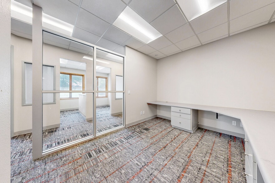 1000 Centre Ave, Fort Collins, CO for lease - Building Photo - Image 3 of 24