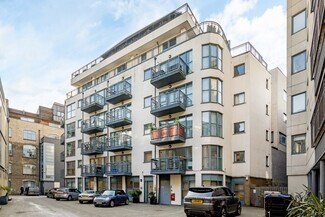 Plus de détails pour 7 Bell Yard Mews, Londres - Bureau à louer