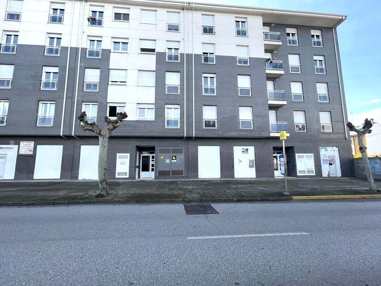 Retail in Ponferrada for sale Building Photo- Image 1 of 10