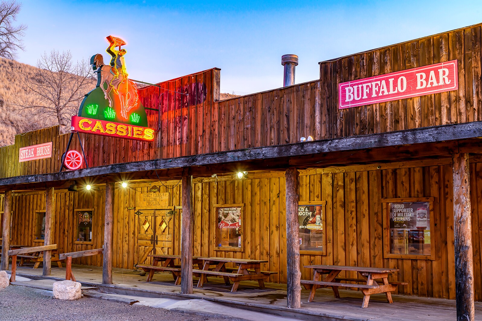 214 Yellowstone Ave, Cody, WY à vendre Photo du bâtiment- Image 1 de 59