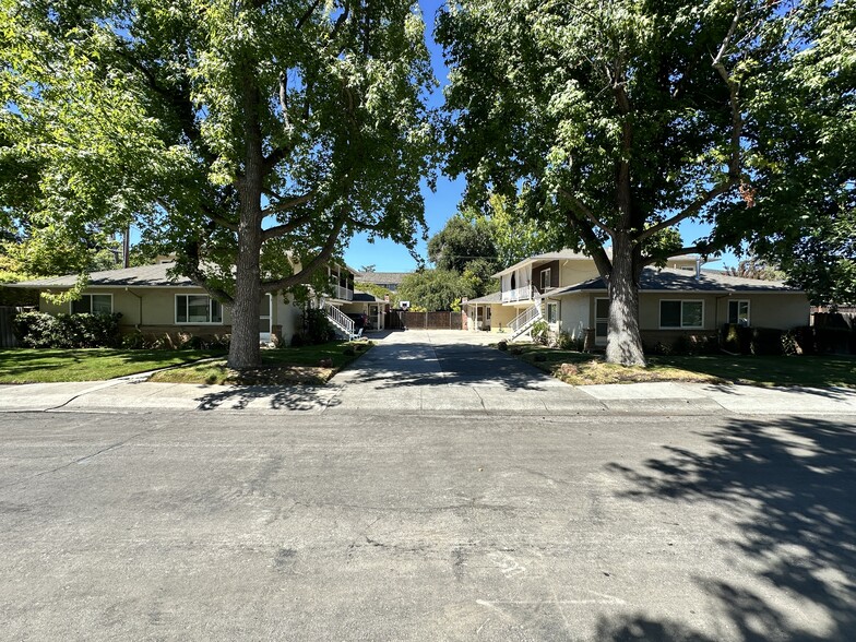 472 Waverley St, Menlo Park, CA for sale - Building Photo - Image 1 of 17