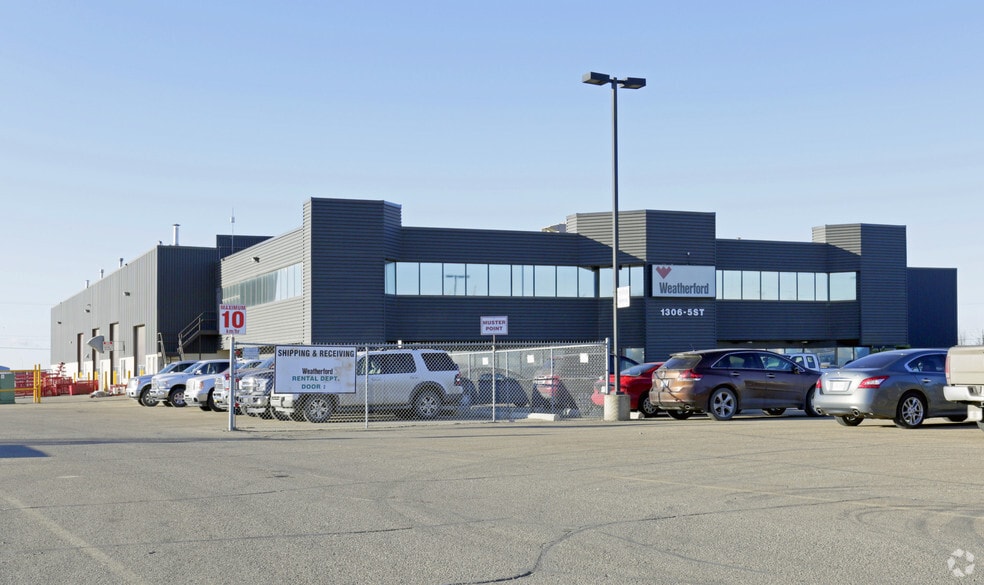 1306 5th St, Leduc, AB for lease - Building Photo - Image 2 of 4