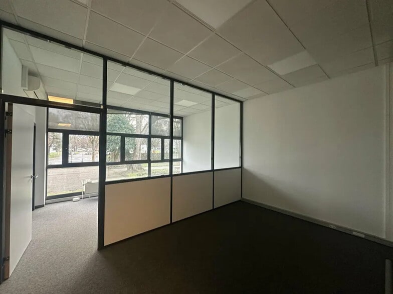 Bureau dans Illkirch-Graffenstaden à louer - Photo intérieure - Image 3 de 7