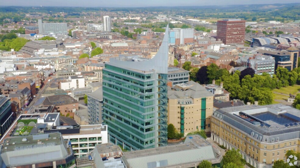 Abbey St, Reading à louer - Vidéo aérienne - Image 2 de 19