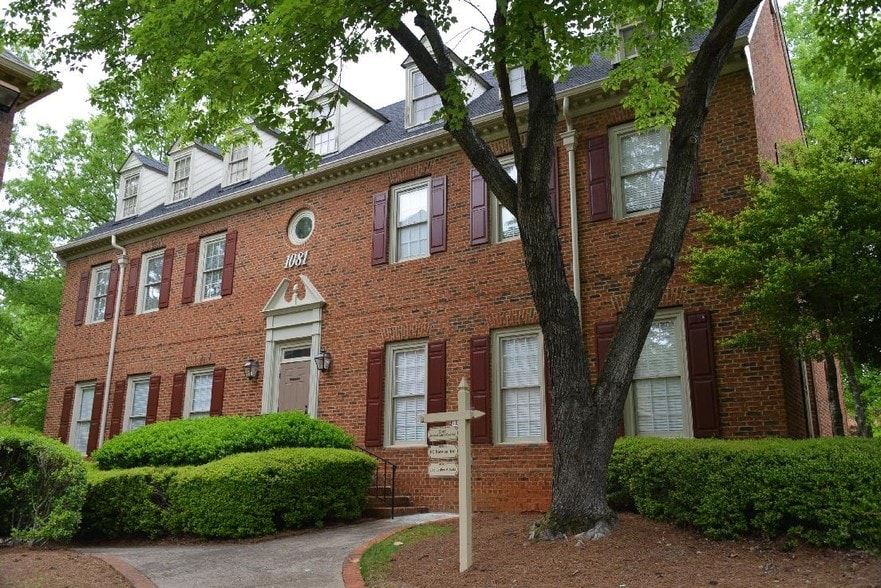 1081 Cambridge Sq, Alpharetta, GA à vendre - Photo du bâtiment - Image 3 de 8