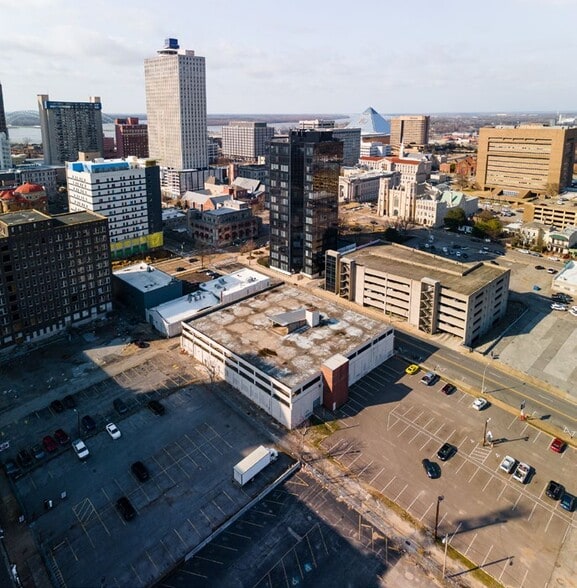 199 Jefferson Ave, Memphis, TN for sale - Building Photo - Image 2 of 8