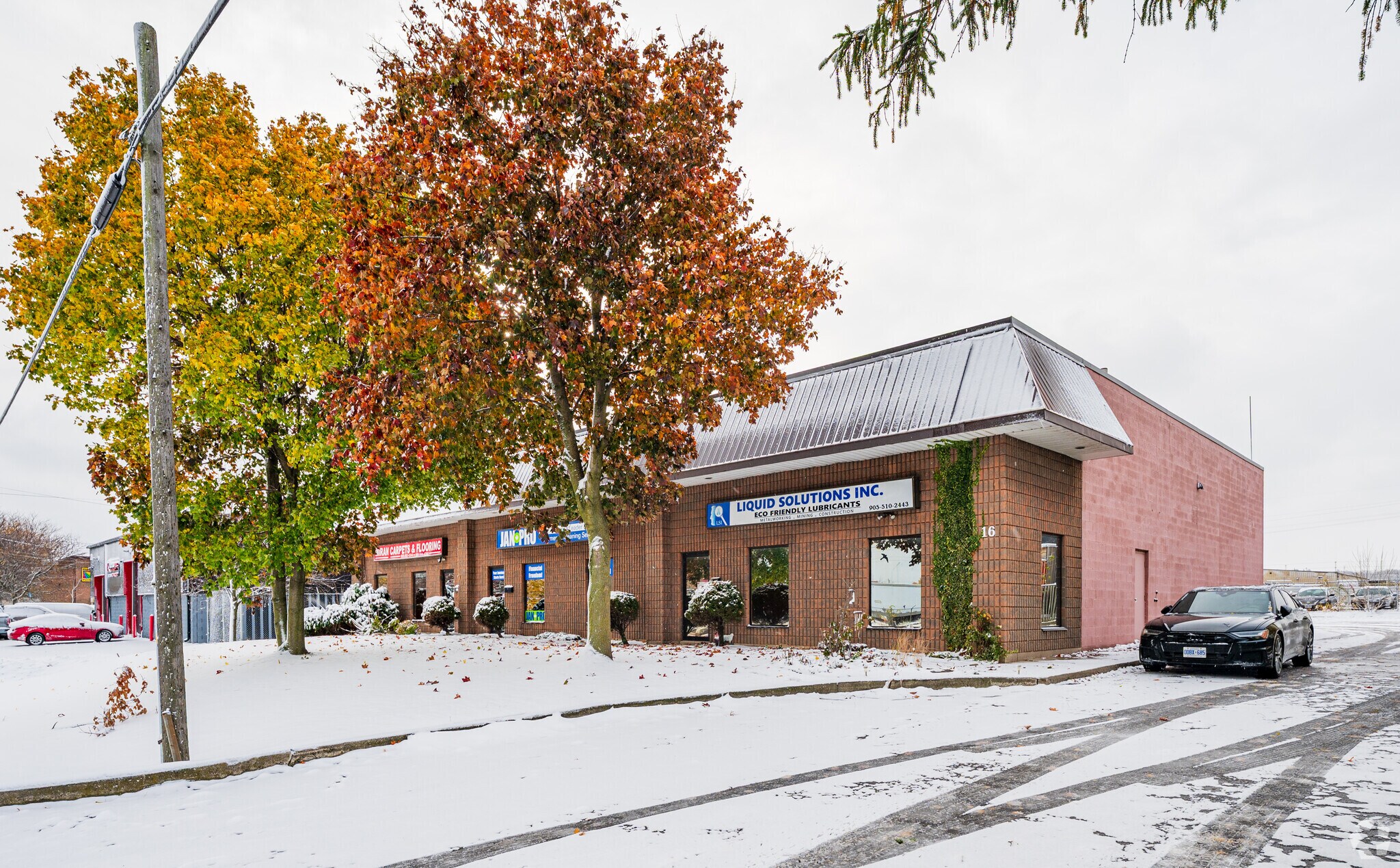 16 Community Ave, Hamilton, ON for lease Primary Photo- Image 1 of 3