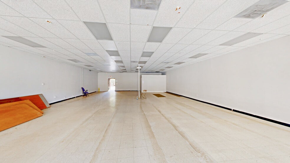 5025-5109 University Pky, Winston-Salem, NC for lease - Interior Photo - Image 2 of 5