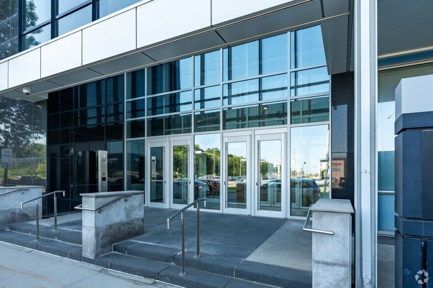 2505 Boul Laurier, Québec, QC for lease - Building Photo - Image 2 of 4