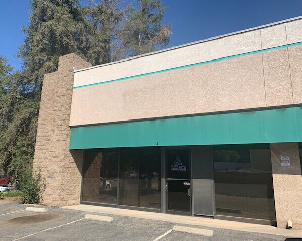 4203 W Alamos Ave, Fresno, CA à louer - Photo du bâtiment - Image 2 de 3