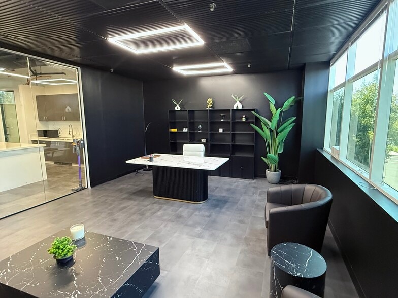 31 Journey, Aliso Viejo, CA for lease - Building Photo - Image 3 of 10