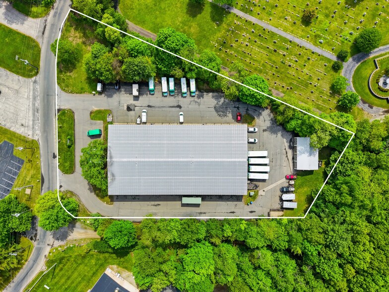 17 Industrial Park, Centerbrook, CT à vendre - Photo du bâtiment - Image 2 de 16