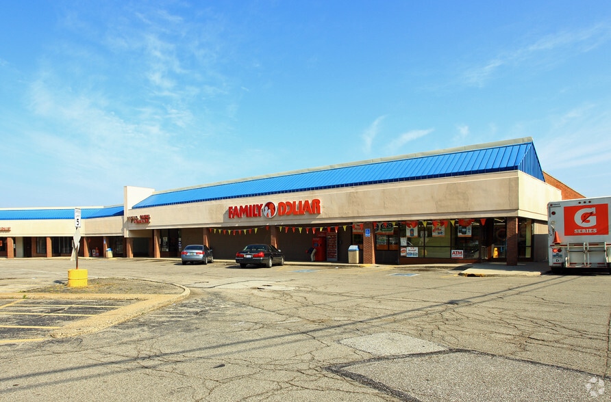 25801-25991 Euclid Ave, Euclid, OH for lease - Building Photo - Image 2 of 4