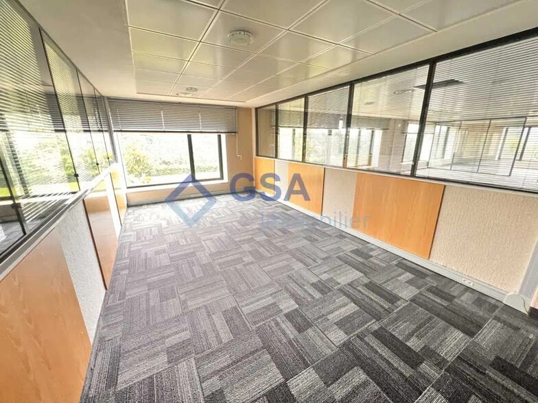 Bureau dans Lieusaint à louer - Photo intérieure - Image 2 de 8