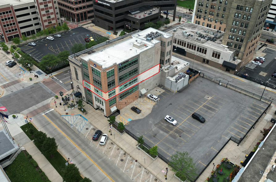 101 N Michigan St, South Bend, IN à vendre - Photo du bâtiment - Image 1 de 1