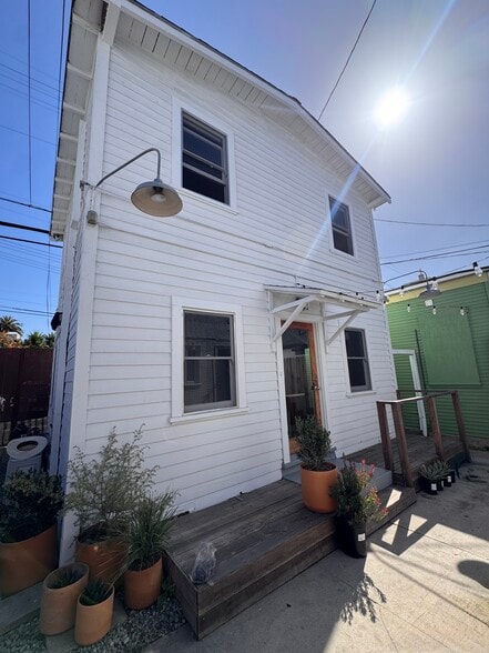1413 Abbot Kinney Blvd, Venice, CA for lease - Building Photo - Image 3 of 3
