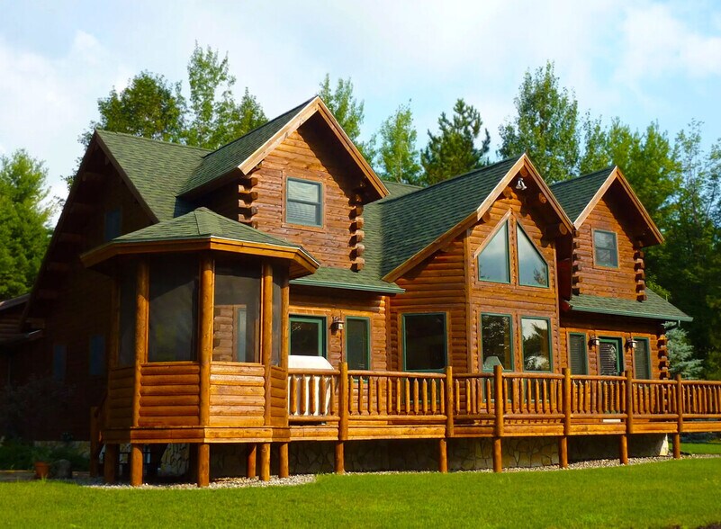 110 Mountain Meadows, Upper Jay, NY à vendre - Photo principale - Image 1 de 3