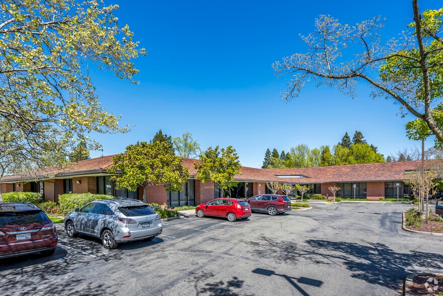1700 eureka Rd, Roseville, CA à vendre - Photo principale - Image 1 de 13