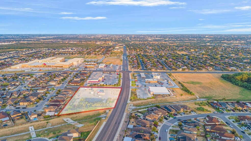 3401 Lomas del Sur Blvd, Laredo, TX à vendre - Aérien - Image 3 de 10