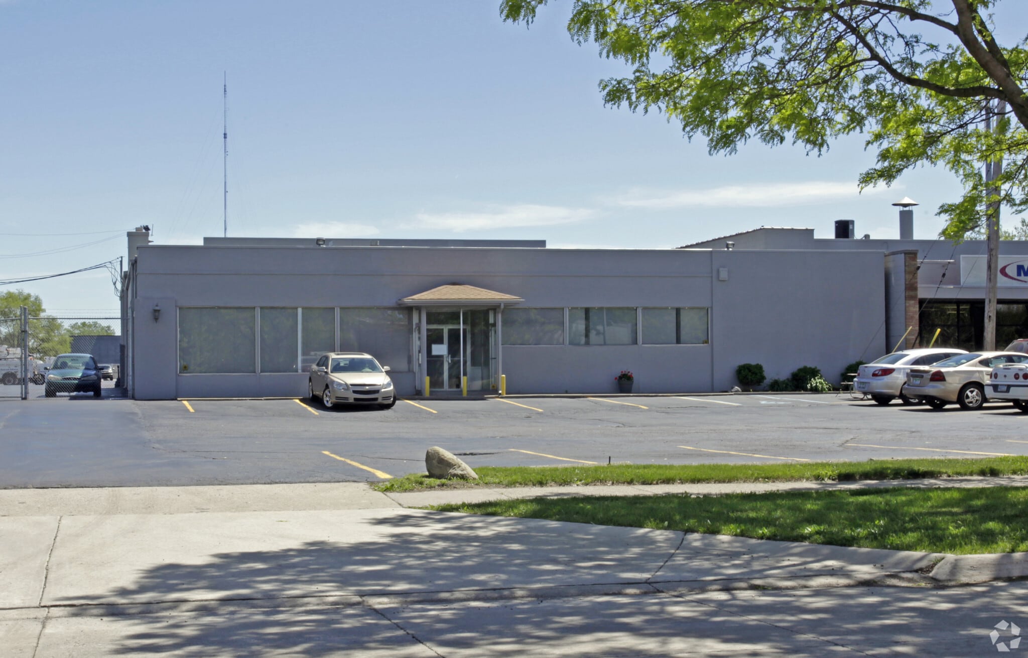 21760 Coolidge Hwy, Oak Park, MI for sale Primary Photo- Image 1 of 1
