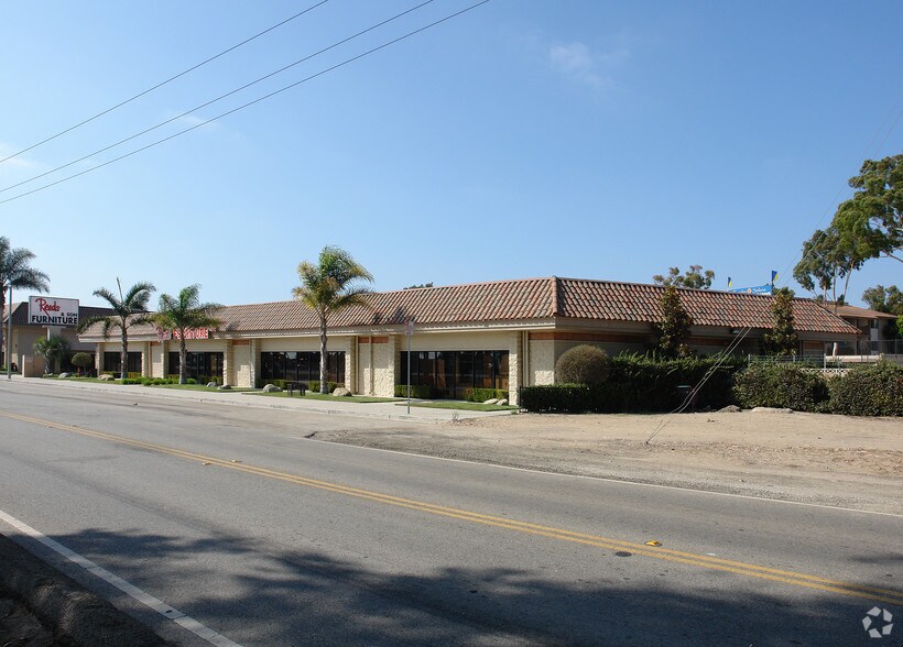921-927 E Ventura Blvd, Oxnard, CA à vendre - Photo du bâtiment - Image 3 de 8