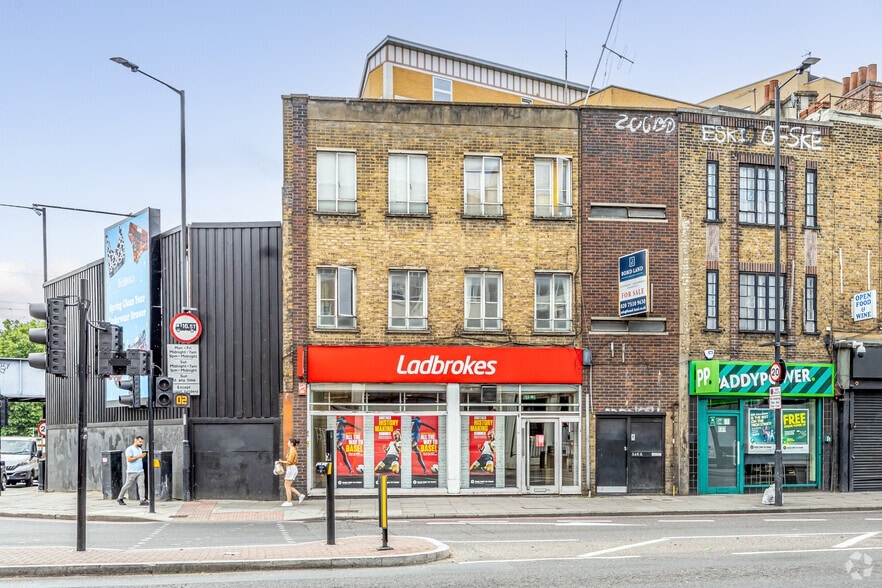 546-548 Commercial Rd, Londres à vendre - Photo principale - Image 1 de 2