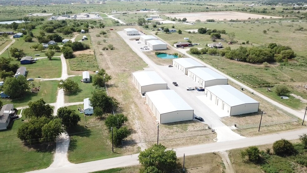 1630 Seaborn Rd, Ponder, TX à louer - Vidéo sur l’inscription commerciale - Image 3 de 13