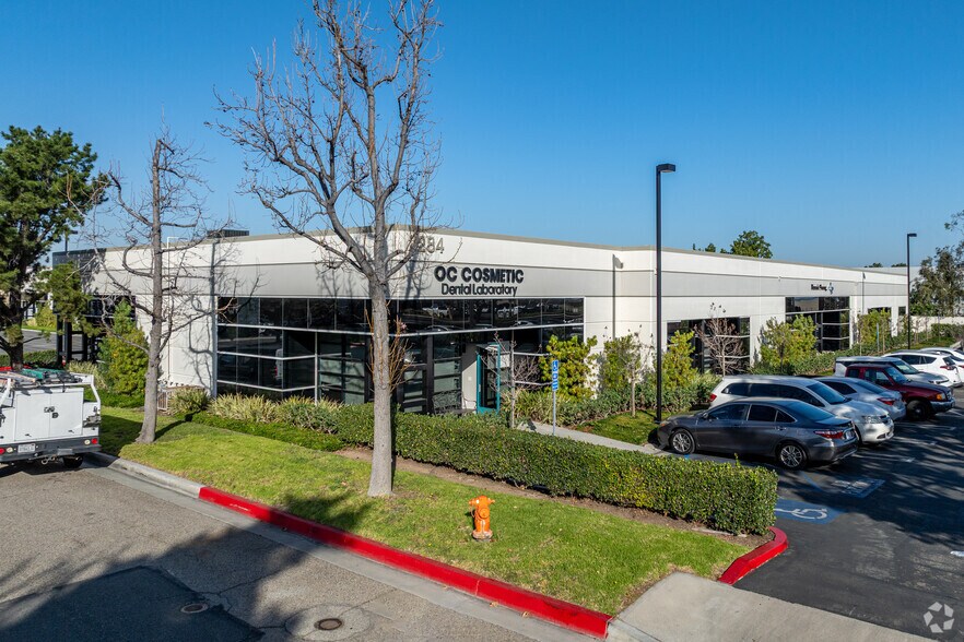 2284 N Glassell St, Orange, CA à louer - Photo du bâtiment - Image 3 de 6