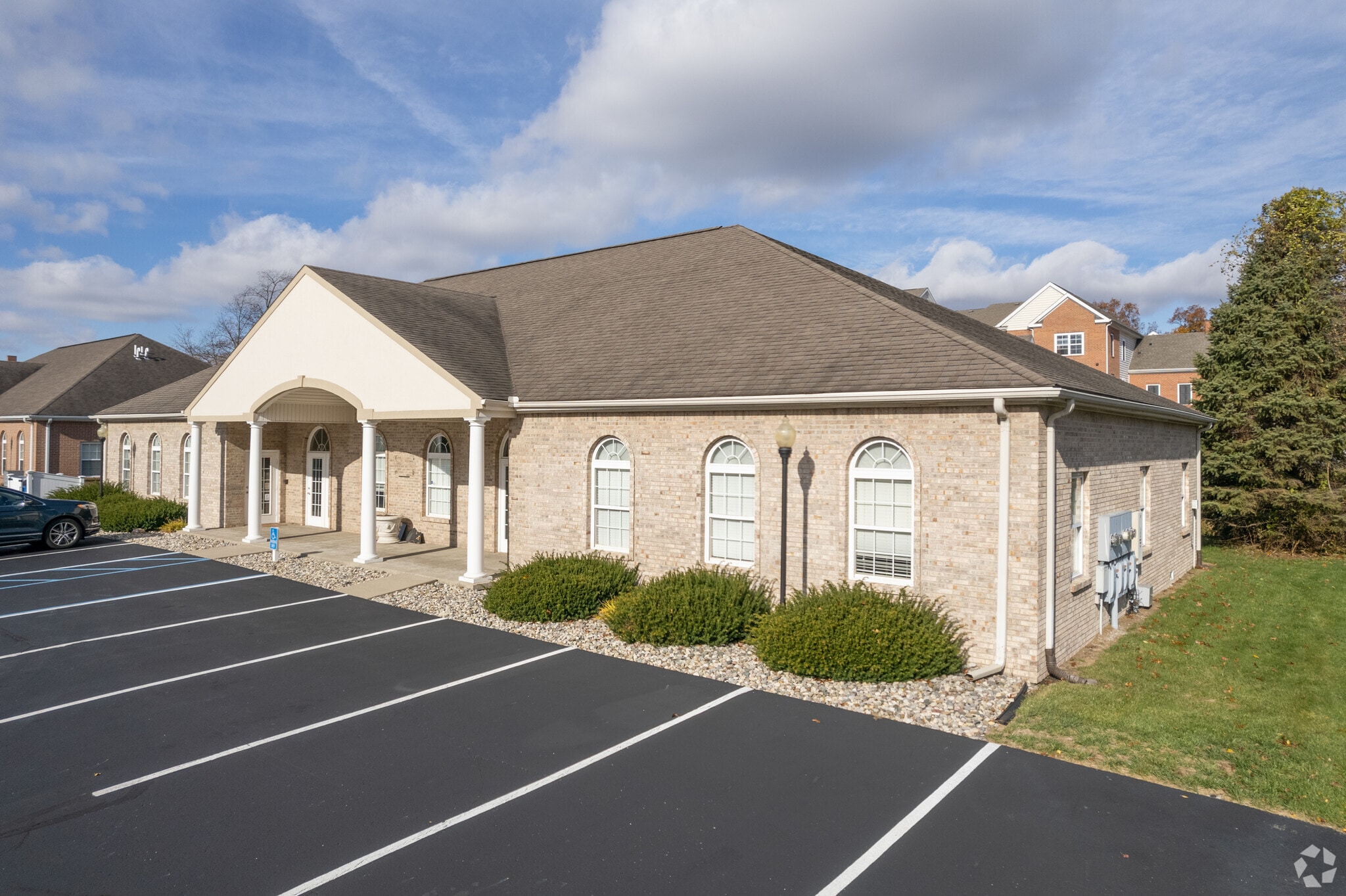 5942 Renaissance Pl, Toledo, OH for sale Primary Photo- Image 1 of 6