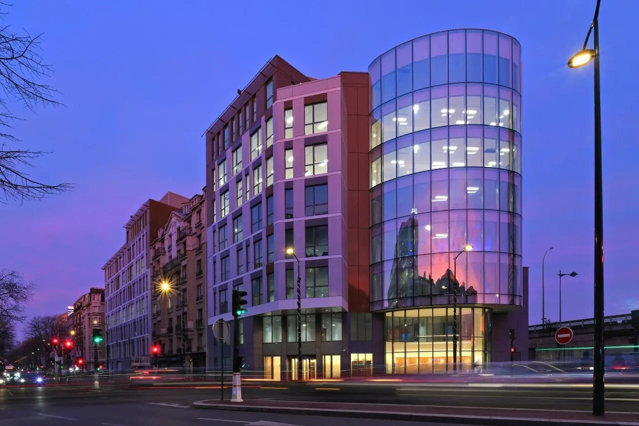 Office in Clichy for lease Building Photo- Image 1 of 3