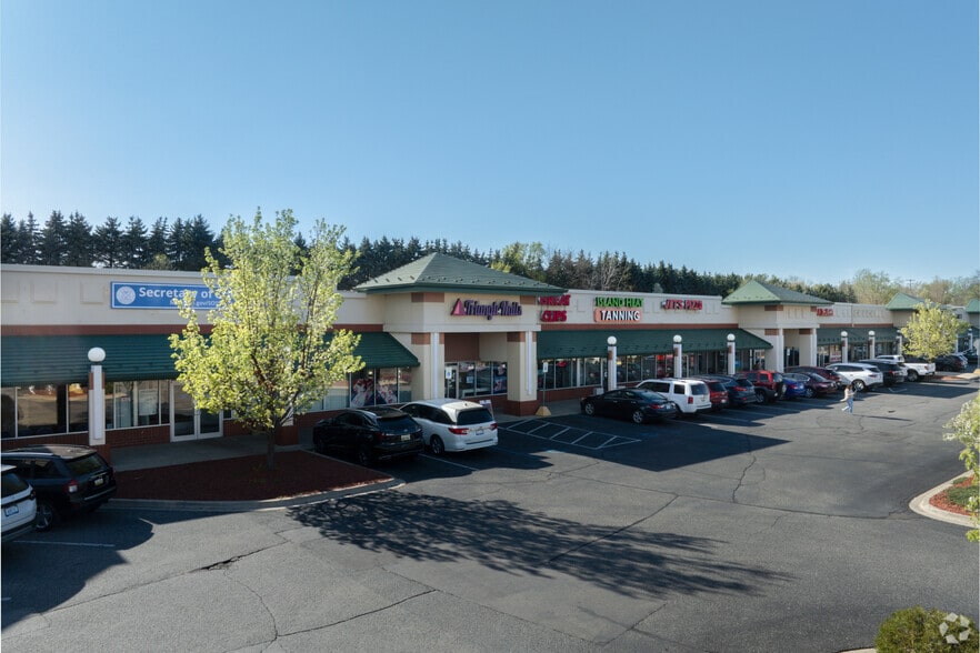 551-651 Romence Rd, Portage, MI for lease - Building Photo - Image 2 of 17