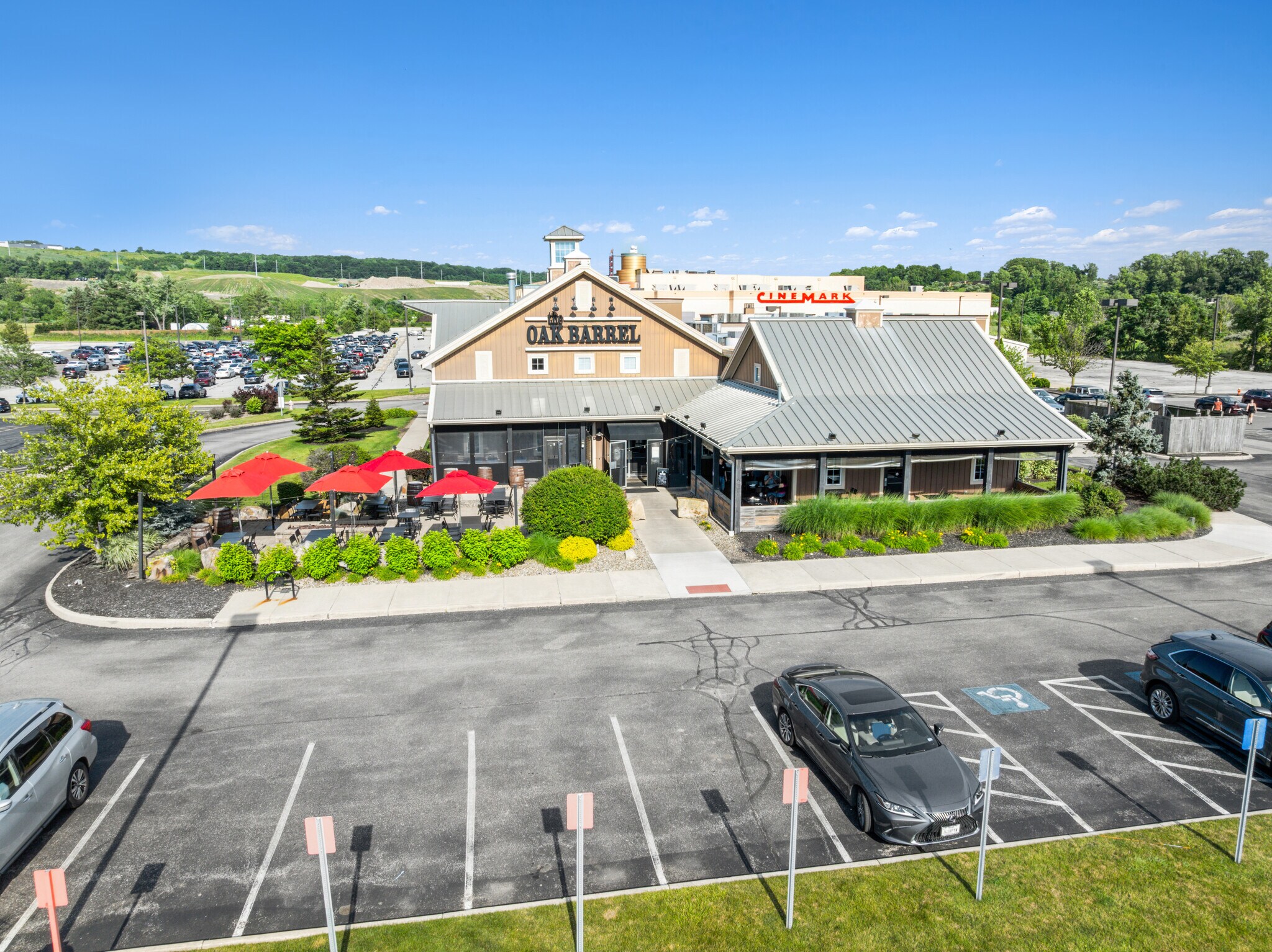 5975 Canal Rd, Valley View, OH à vendre Photo principale- Image 1 de 6